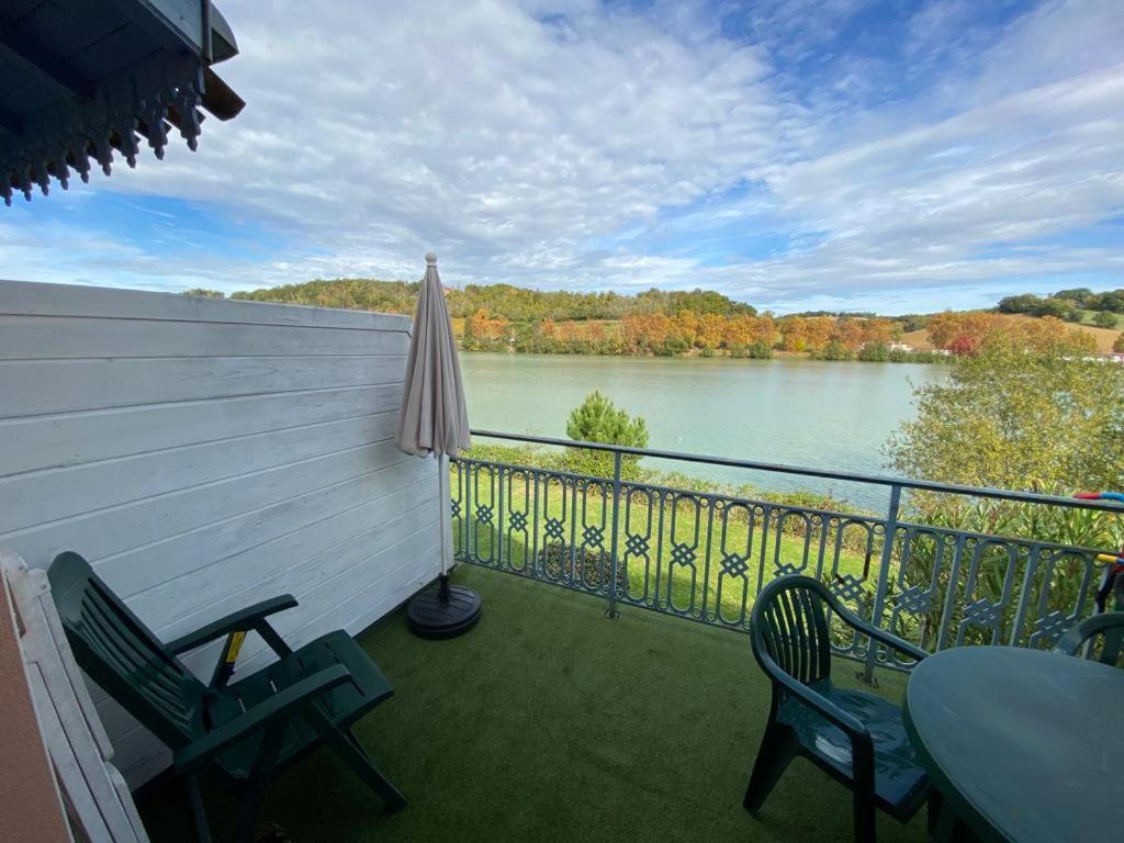 Appartement Au Calme Face Au Lac Marciac Exterior foto